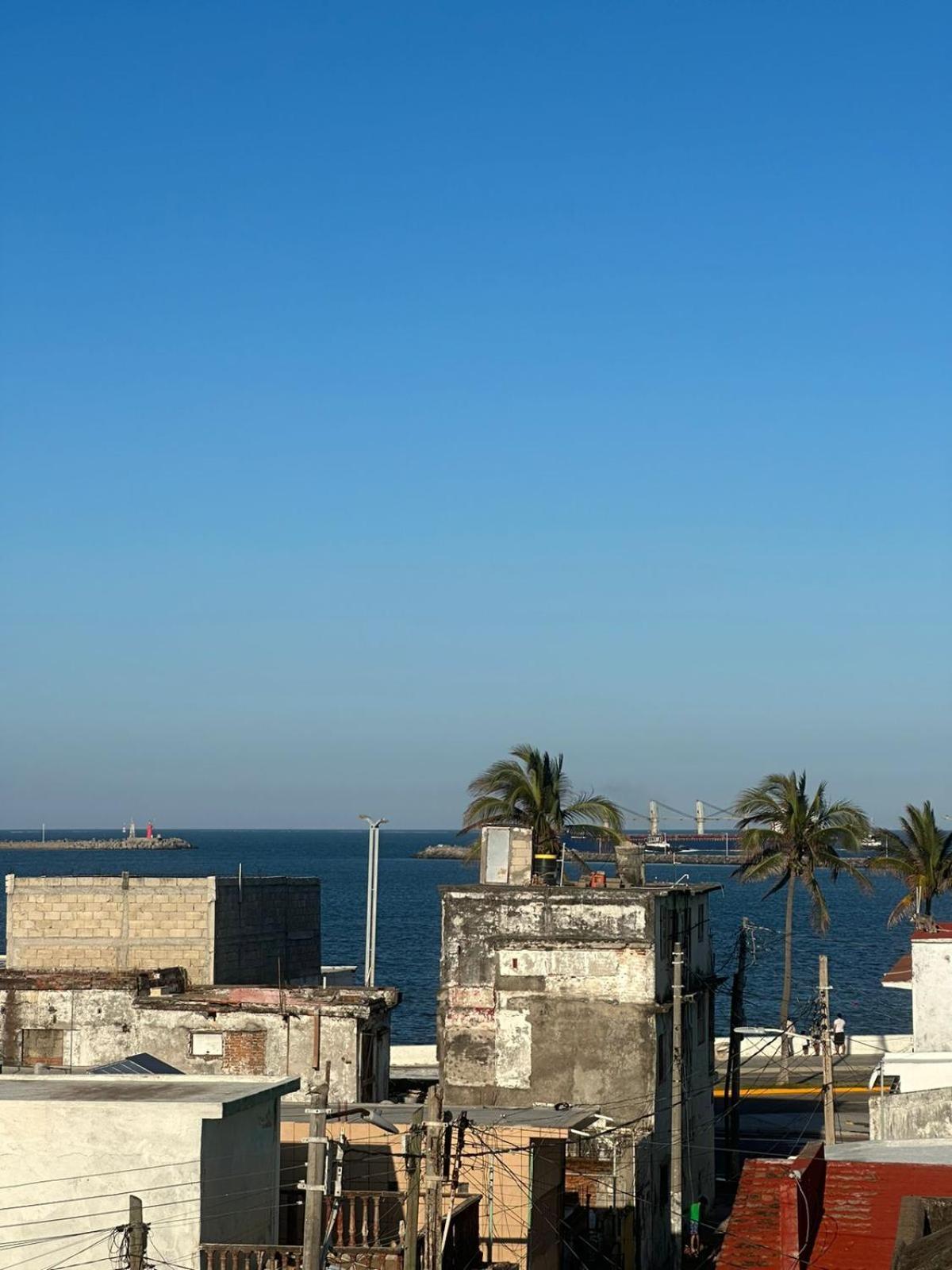 Suites Brisa Marina - Atras De Playa Regatas Y El Malecon, 6 Calles Del Acuario Veracruz Eksteriør bilde