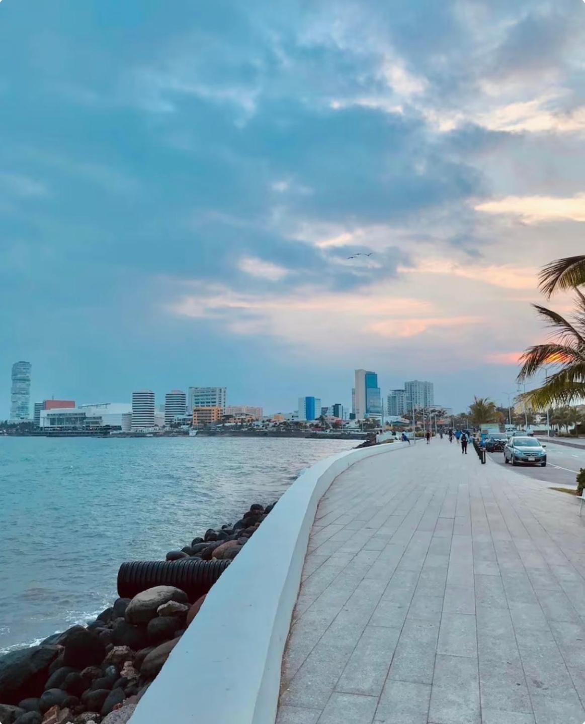 Suites Brisa Marina - Atras De Playa Regatas Y El Malecon, 6 Calles Del Acuario Veracruz Eksteriør bilde